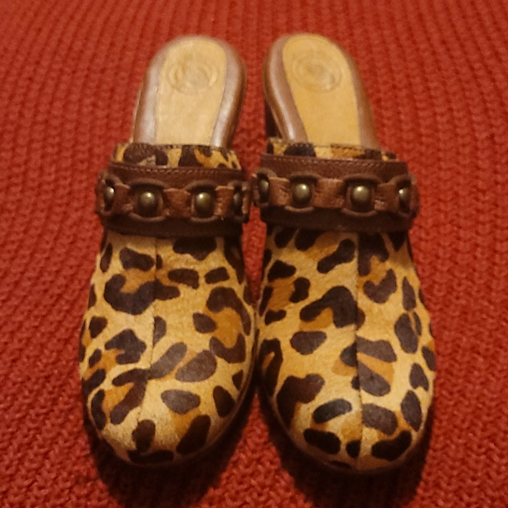 NURTURA Lesther and Bovine Hair Mules - 8.5 M -NEW